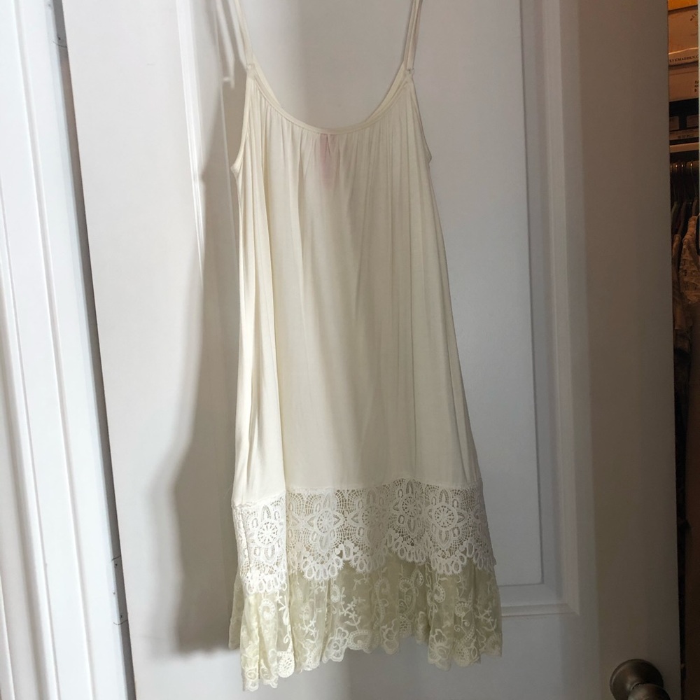 White lace slip - Picture 2 of 5
